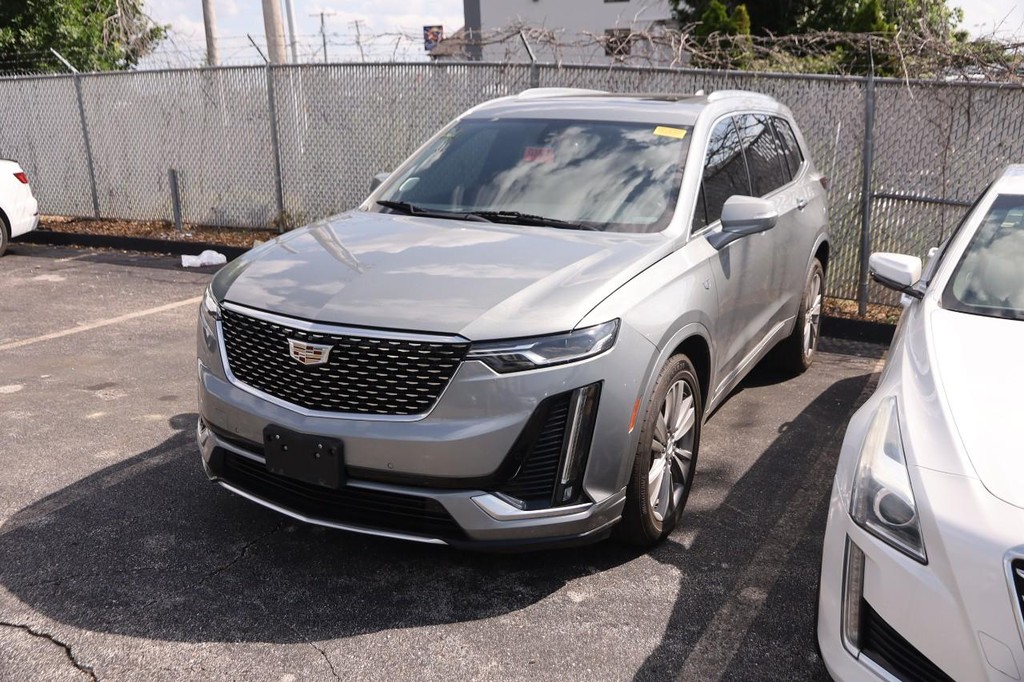 Cadillac XT6 Vehicle Full-screen Gallery Image 04