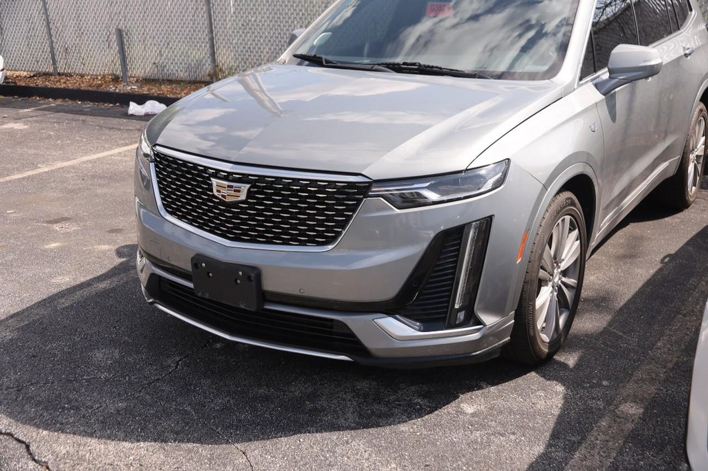 Cadillac XT6 Vehicle Full-screen Gallery Image 05