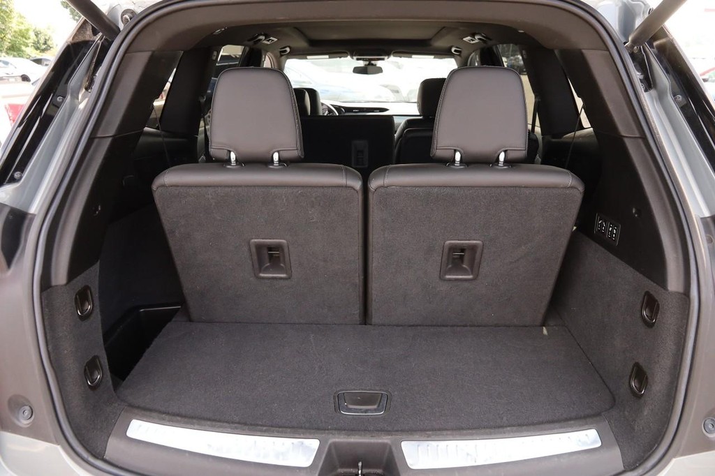 Cadillac XT6 Vehicle Full-screen Gallery Image 7