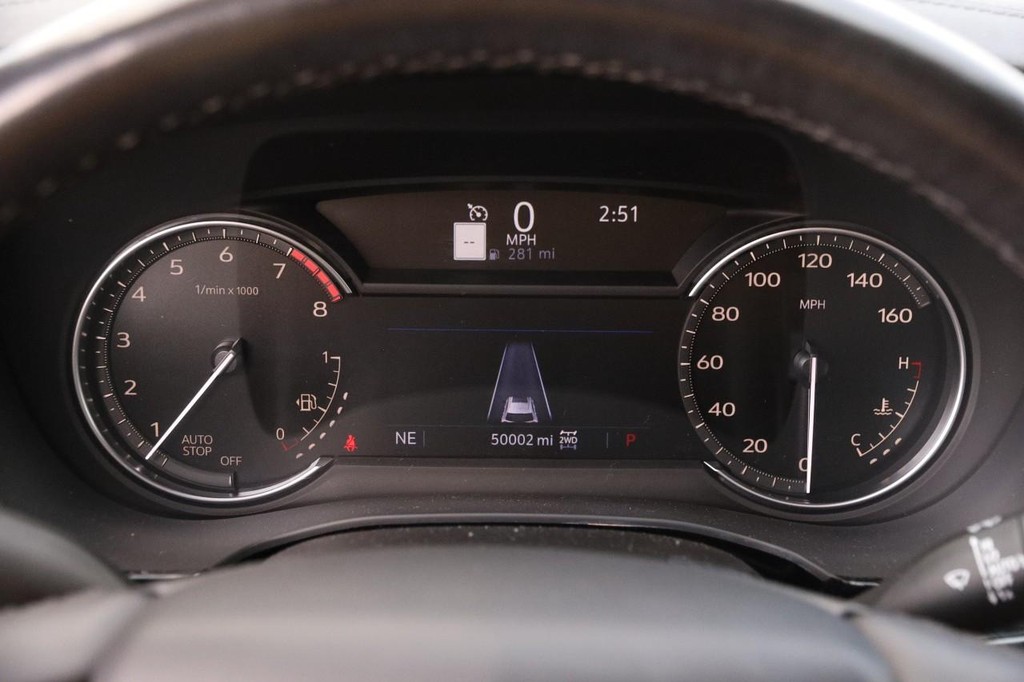 Cadillac XT6 Vehicle Full-screen Gallery Image 16