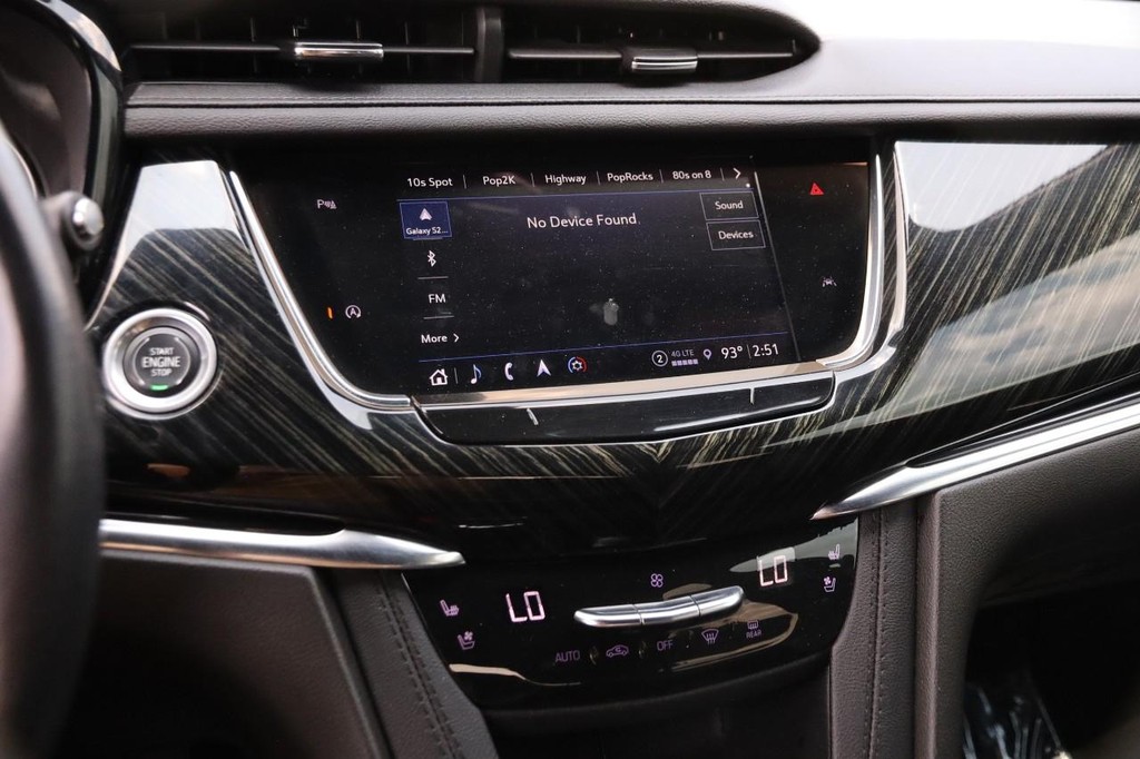 Cadillac XT6 Vehicle Full-screen Gallery Image 18