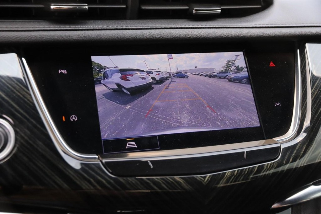 Cadillac XT6 Vehicle Full-screen Gallery Image 20