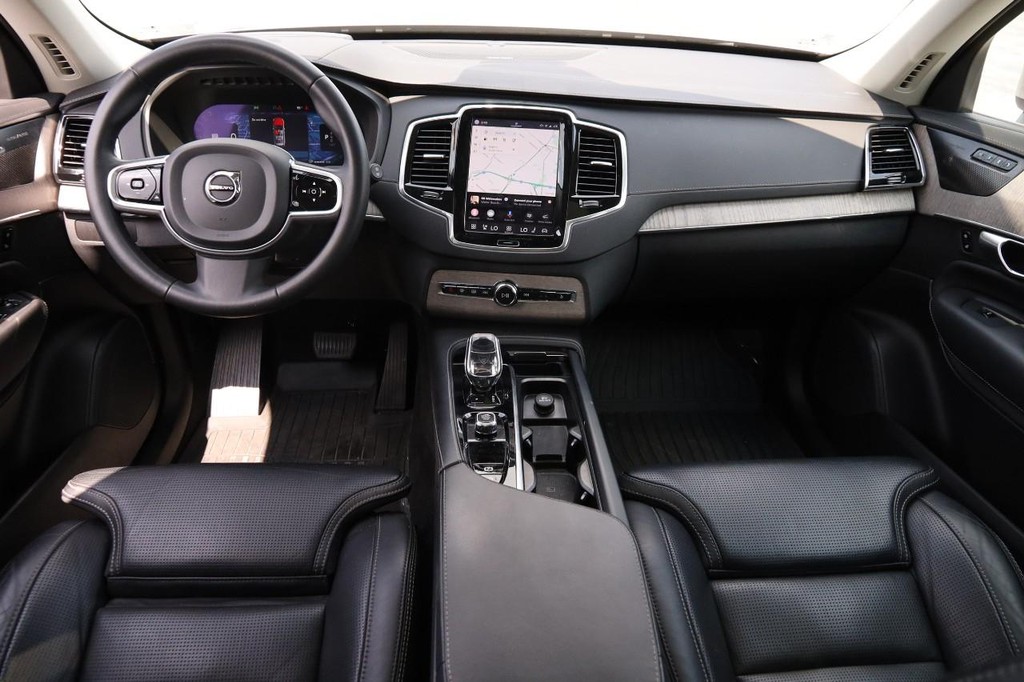 Volvo XC90 Vehicle Full-screen Gallery Image 27