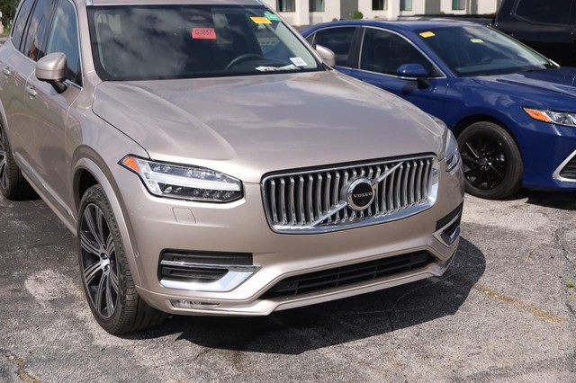 Volvo XC90 Vehicle Image 02