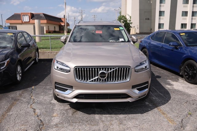 Volvo XC90 Vehicle Image 03