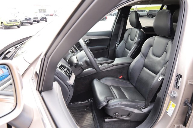 Volvo XC90 Vehicle Image 10