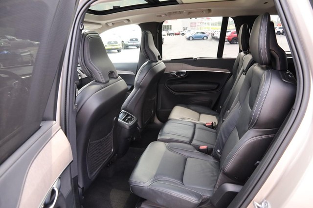 Volvo XC90 Vehicle Image 12
