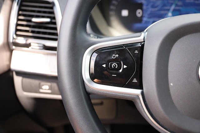 Volvo XC90 Vehicle Image 14
