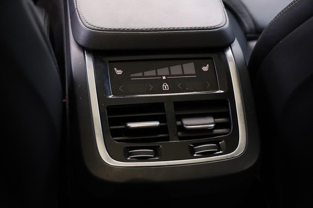 Volvo XC90 Vehicle Image 32