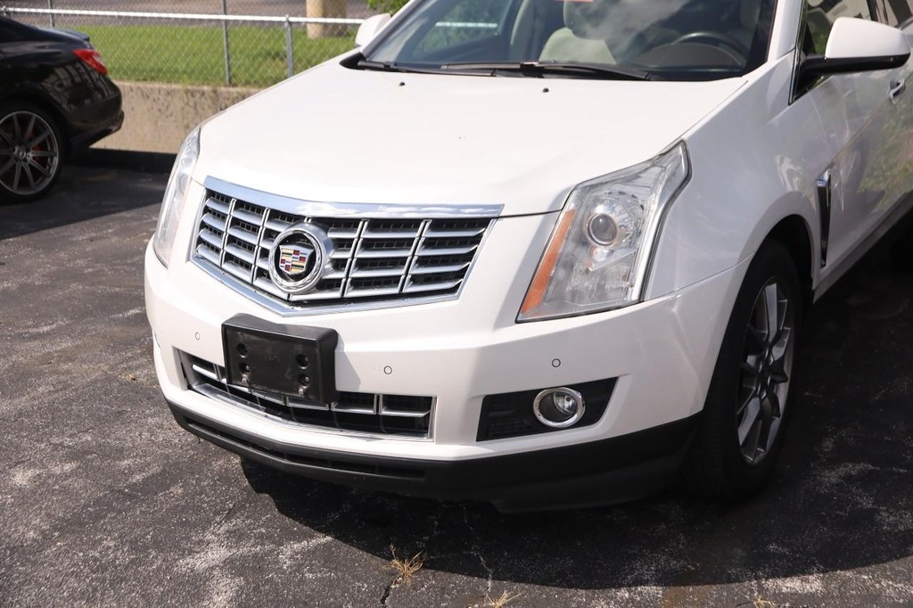 Cadillac SRX Vehicle Full-screen Gallery Image 05