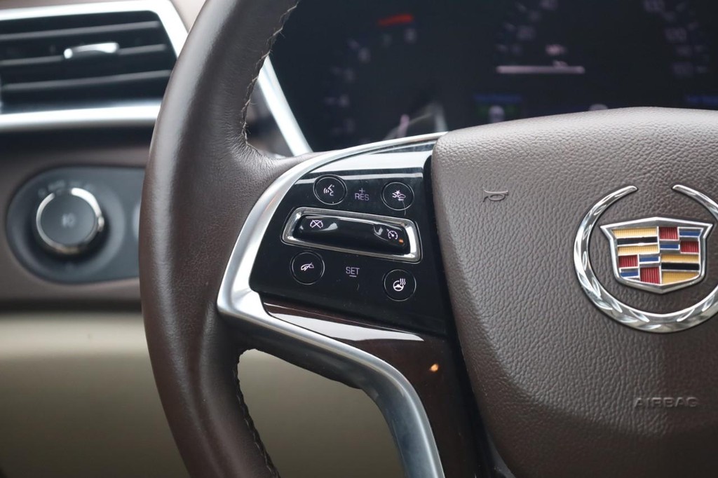 Cadillac SRX Vehicle Full-screen Gallery Image 10