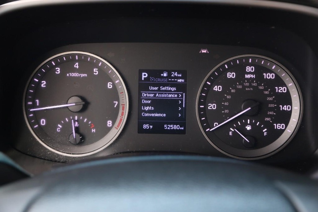 Hyundai Tucson Vehicle Full-screen Gallery Image 13