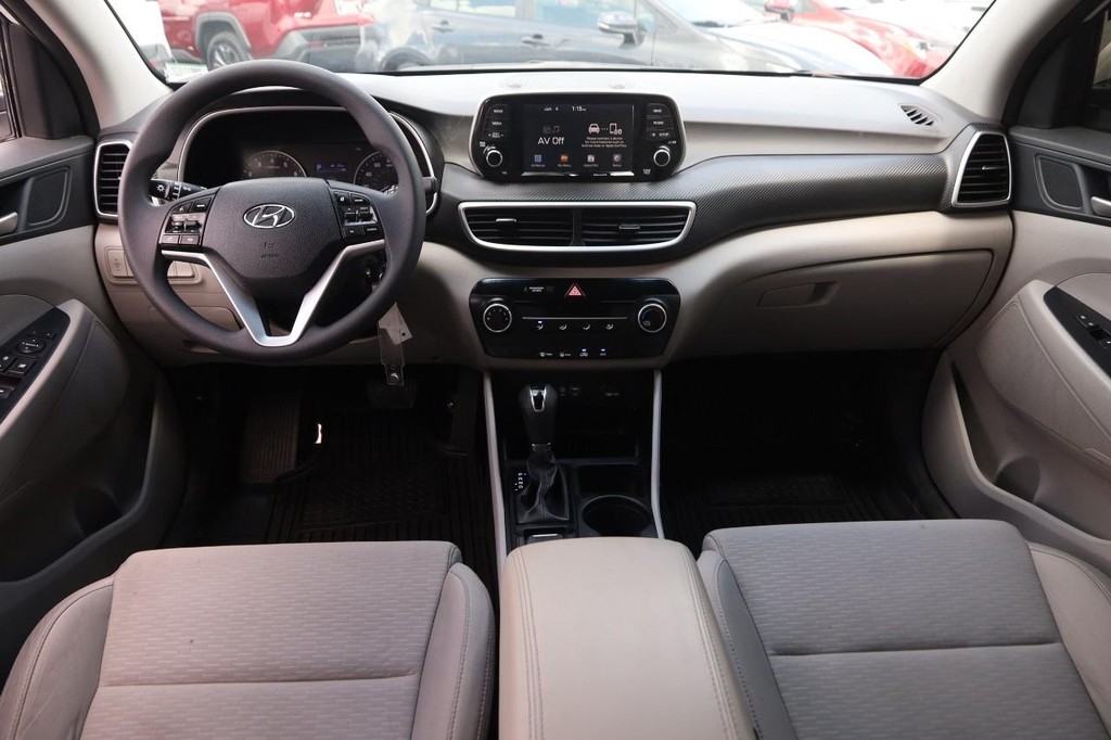 Hyundai Tucson Vehicle Full-screen Gallery Image 19