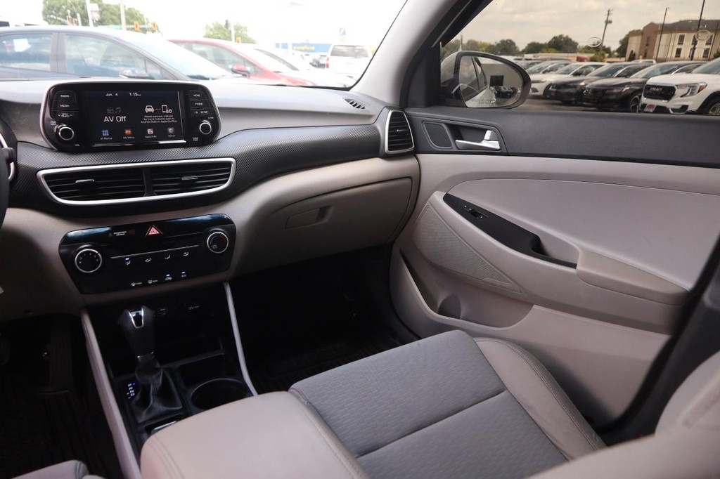Hyundai Tucson Vehicle Full-screen Gallery Image 23