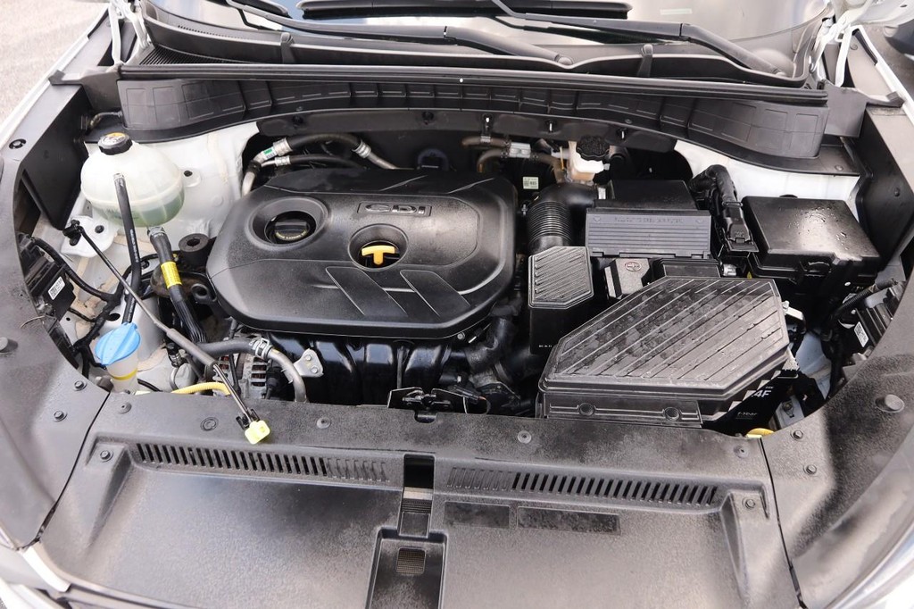Hyundai Tucson Vehicle Full-screen Gallery Image 25