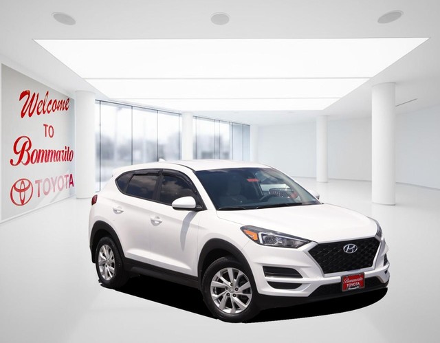 Hyundai Tucson Vehicle Image 02
