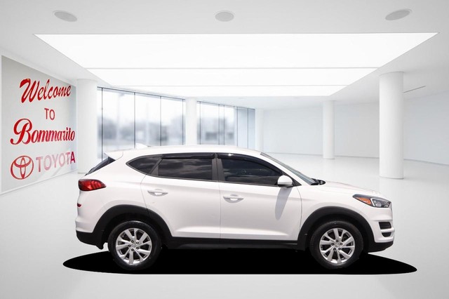 Hyundai Tucson Vehicle Image 05