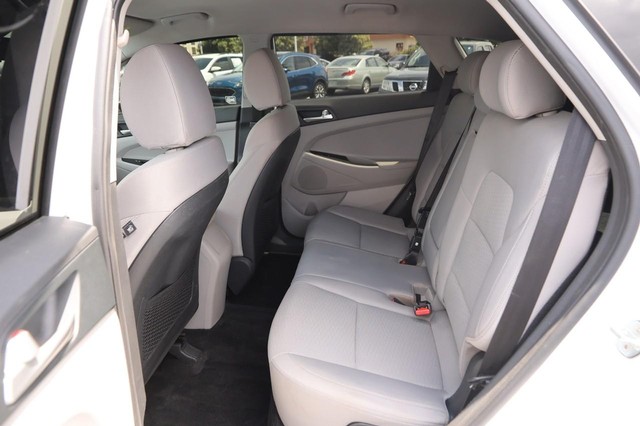 Hyundai Tucson Vehicle Image 09