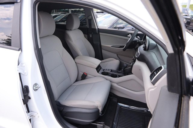 Hyundai Tucson Vehicle Image 24