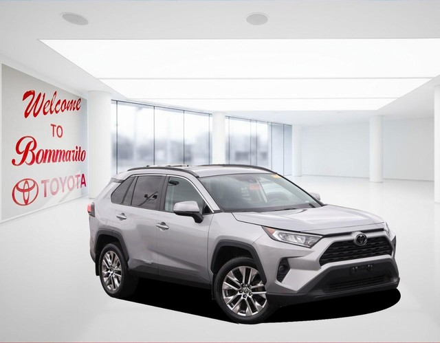 Toyota RAV4 Vehicle Image 02