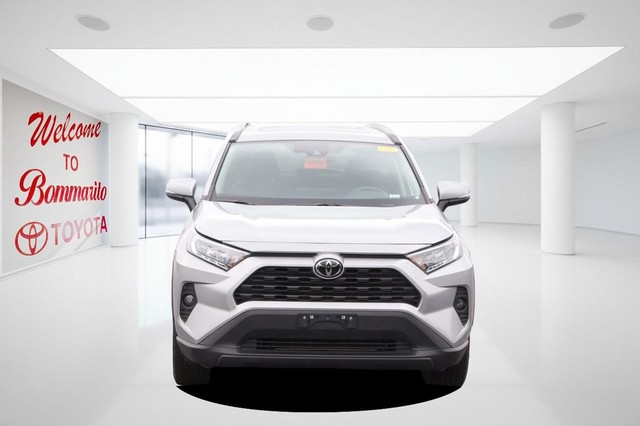 Toyota RAV4 Vehicle Image 04