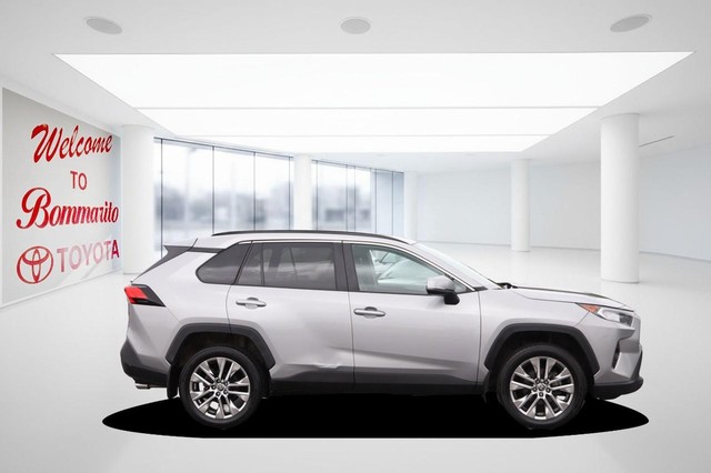 Toyota RAV4 Vehicle Image 05
