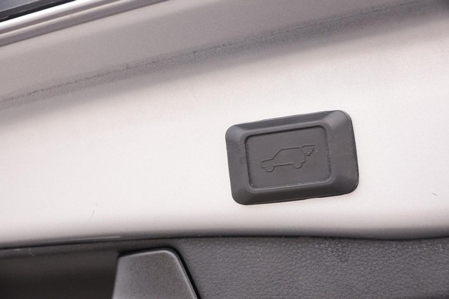 Toyota RAV4 Vehicle Image 08