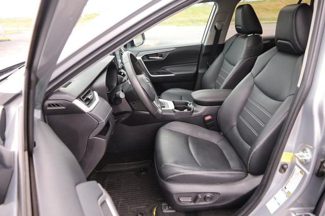 Toyota RAV4 Vehicle Image 10