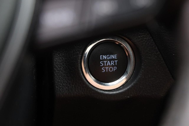 Toyota RAV4 Vehicle Image 16