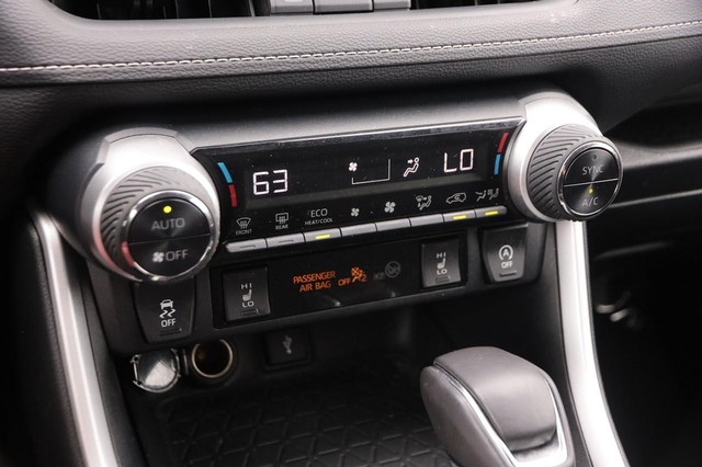 Toyota RAV4 Vehicle Image 19