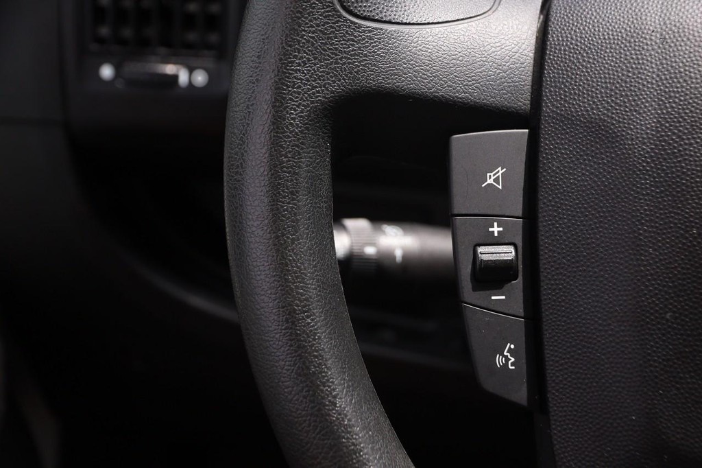 Ram ProMaster Cargo Van Vehicle Full-screen Gallery Image 14