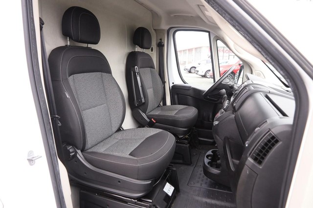 Ram ProMaster Cargo Van Vehicle Image 31