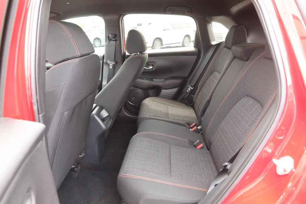Honda HR-V Vehicle Full-screen Gallery Image 9