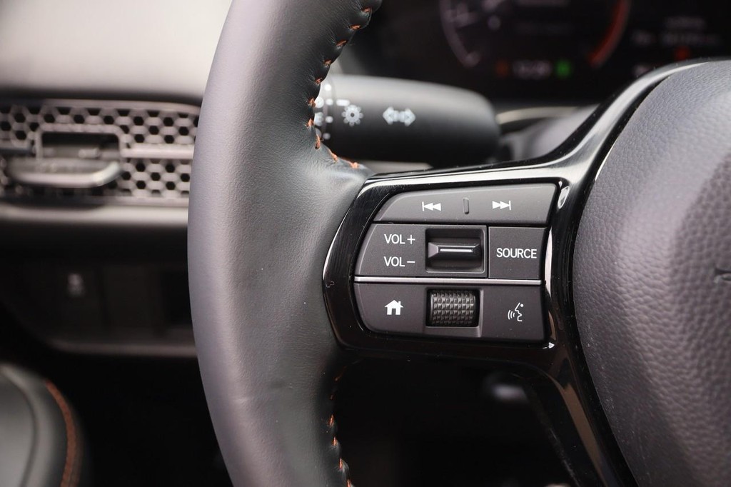 Honda HR-V Vehicle Full-screen Gallery Image 11