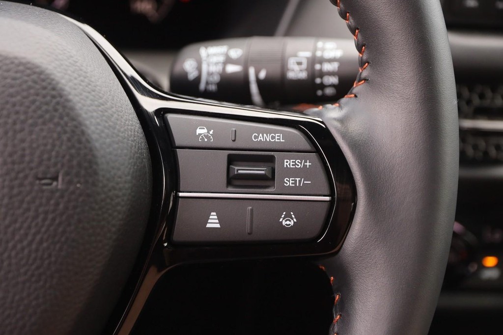 Honda HR-V Vehicle Full-screen Gallery Image 12