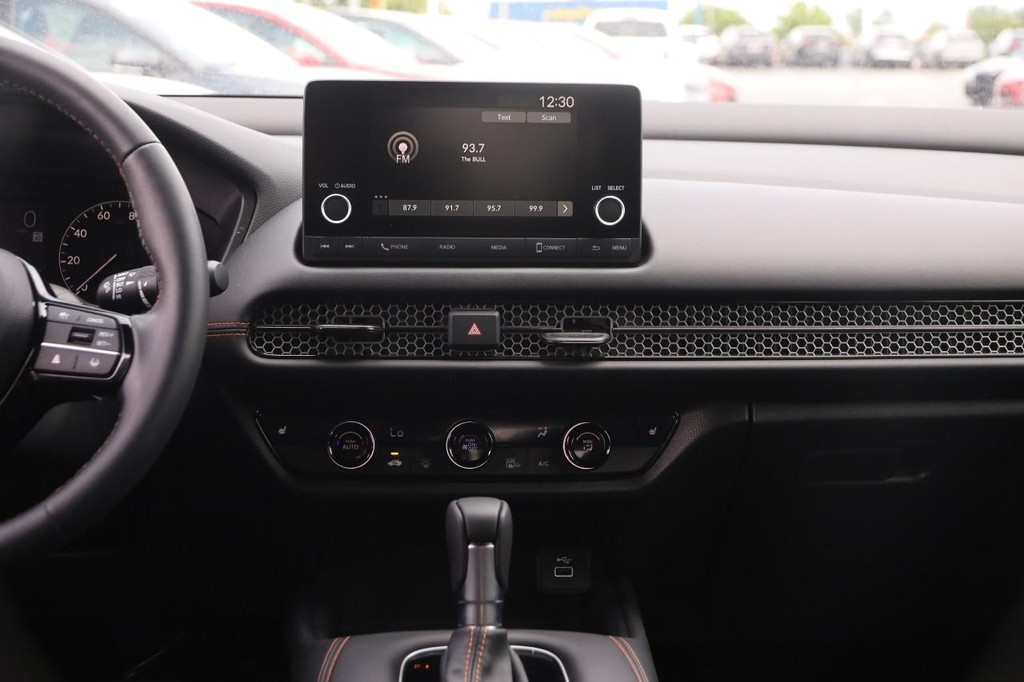 Honda HR-V Vehicle Full-screen Gallery Image 23