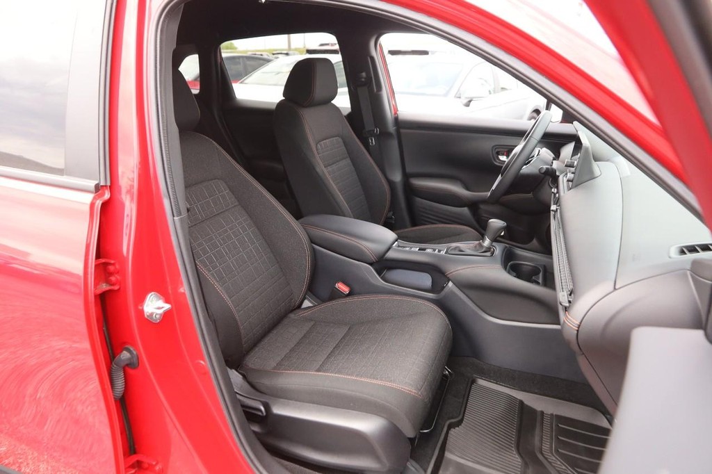 Honda HR-V Vehicle Full-screen Gallery Image 25
