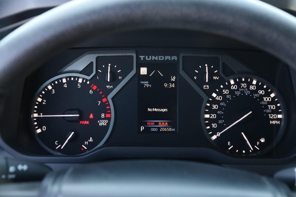 Toyota Tundra 4WD Vehicle Full-screen Gallery Image 13