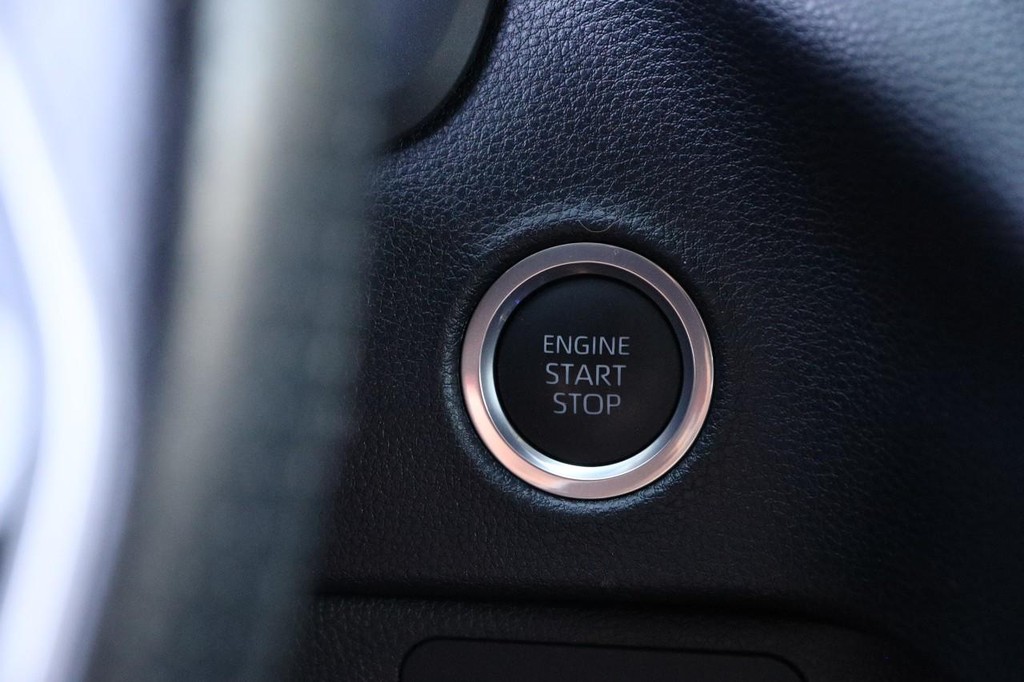 Toyota Tundra 4WD Vehicle Full-screen Gallery Image 14