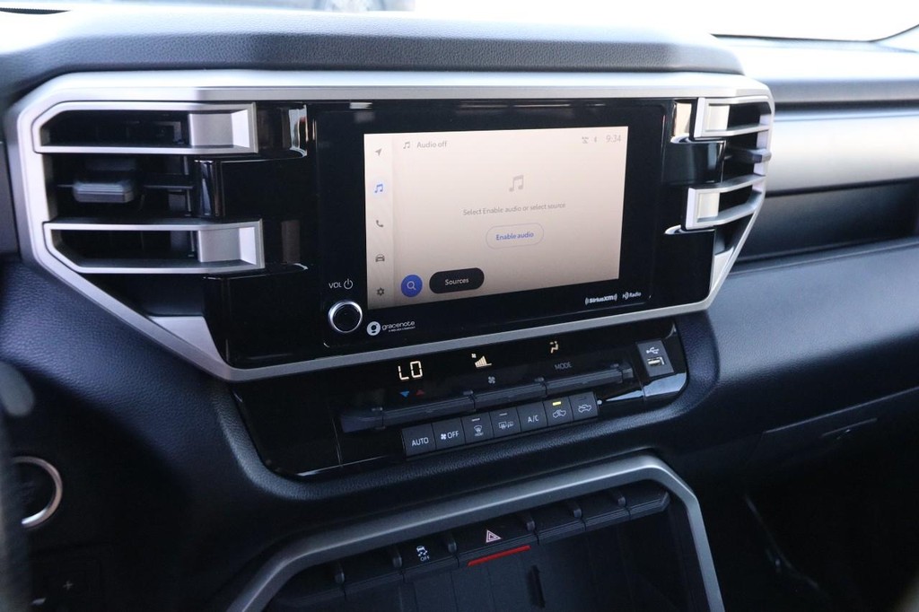 Toyota Tundra 4WD Vehicle Full-screen Gallery Image 15