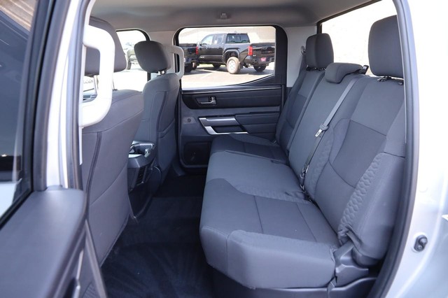 Toyota Tundra 4WD Vehicle Image 09