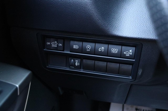 Toyota Tundra 4WD Vehicle Image 19