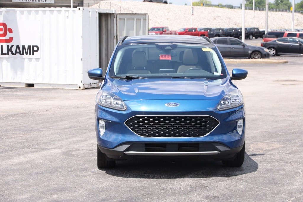 Ford Escape Vehicle Full-screen Gallery Image 04