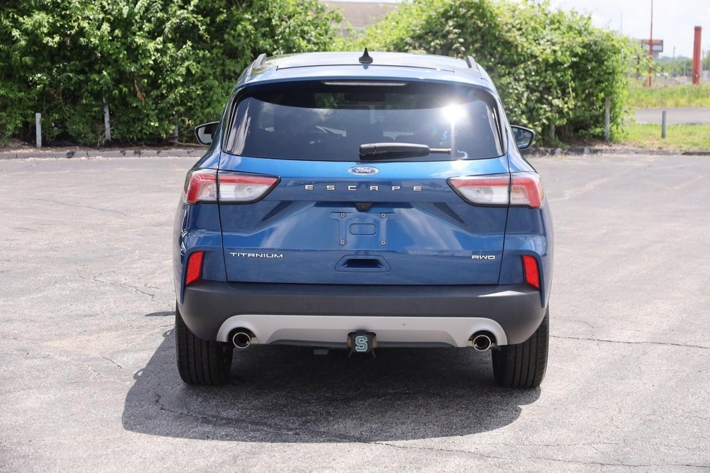 Ford Escape Vehicle Full-screen Gallery Image 06
