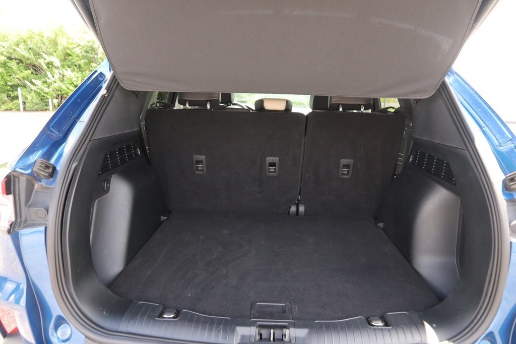 Ford Escape Vehicle Full-screen Gallery Image 07