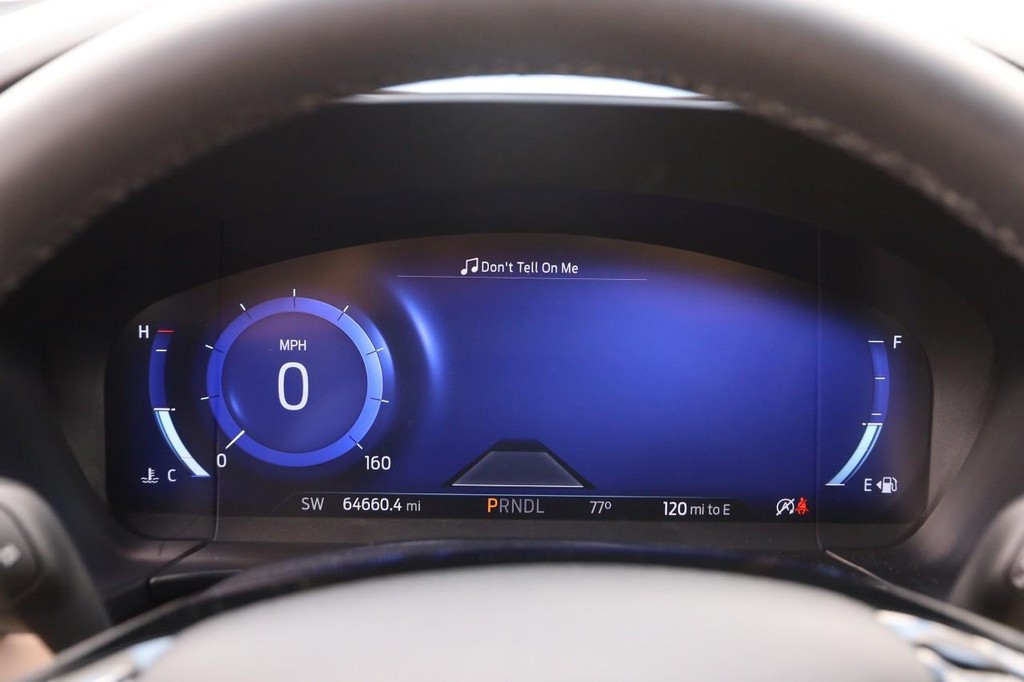Ford Escape Vehicle Full-screen Gallery Image 15