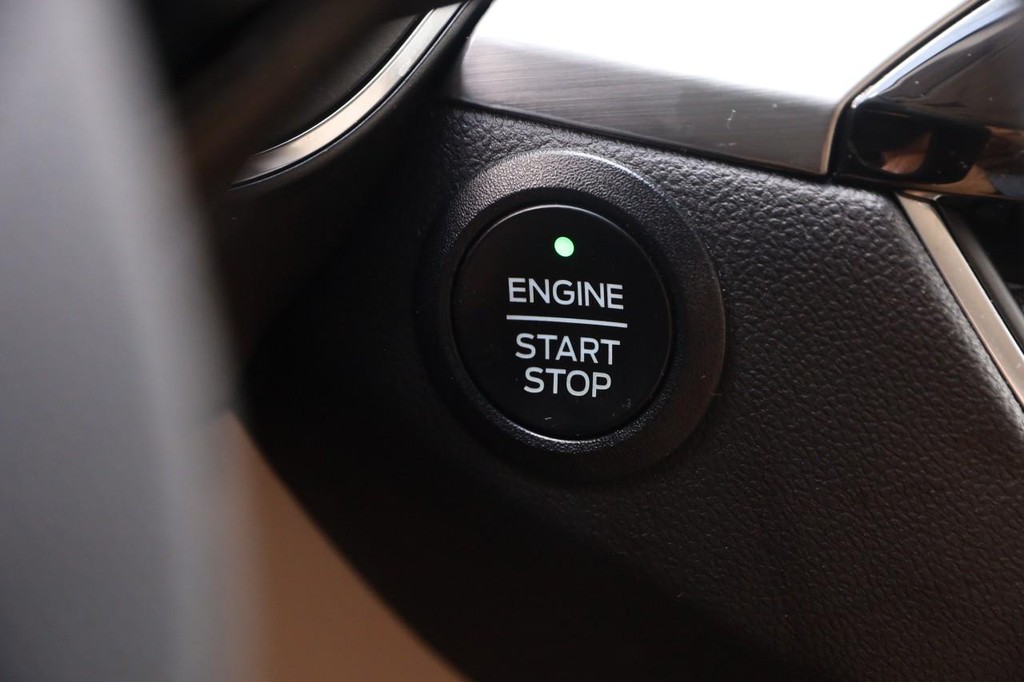 Ford Escape Vehicle Full-screen Gallery Image 16