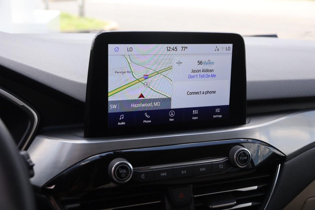 Ford Escape Vehicle Full-screen Gallery Image 17