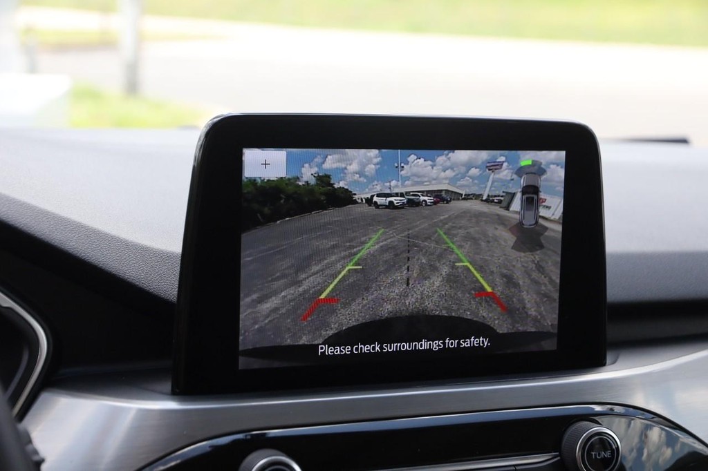 Ford Escape Vehicle Full-screen Gallery Image 18