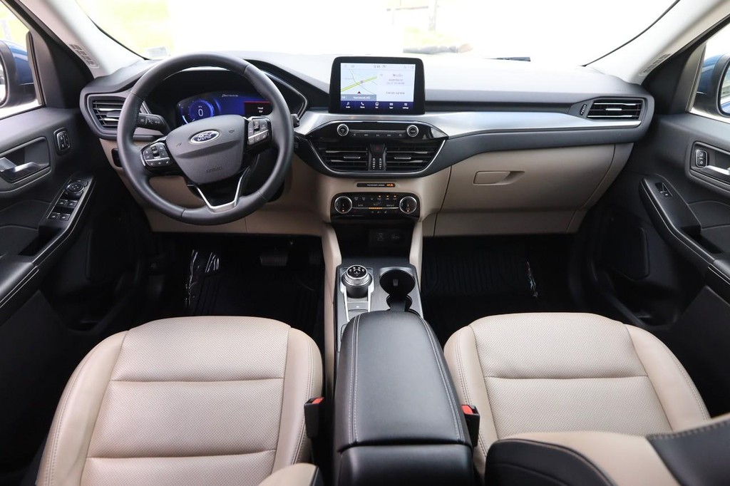 Ford Escape Vehicle Full-screen Gallery Image 22